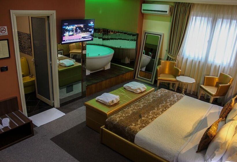 סוויטה, Deluxe