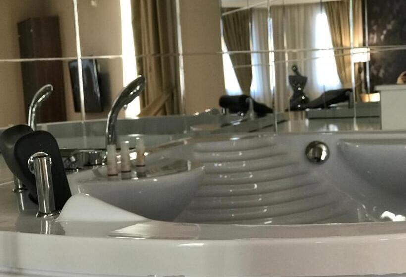 דירת חדר, Deluxe