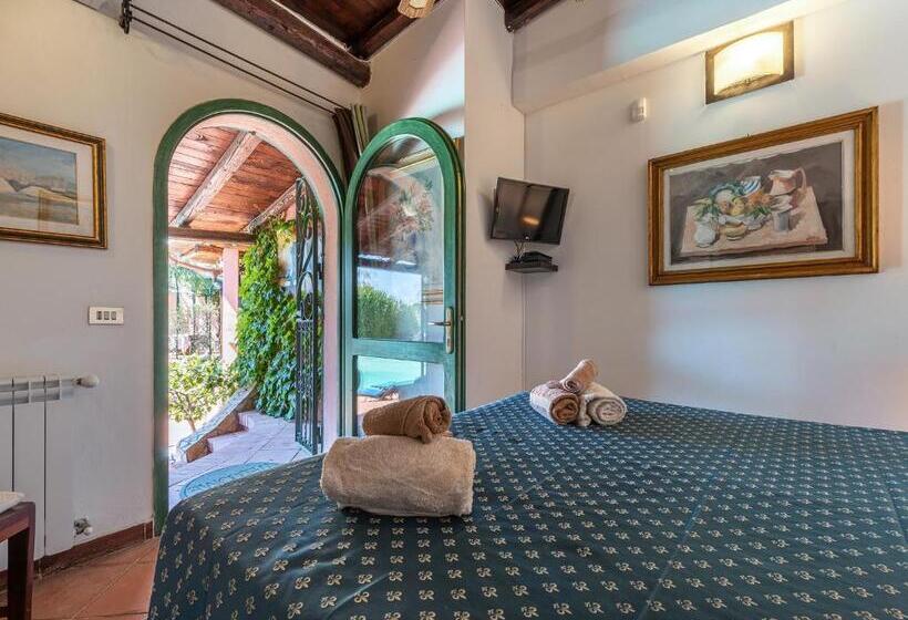 プールビュースタンダードルーム, Guest House Villa Verde   Short Term Room Rentals