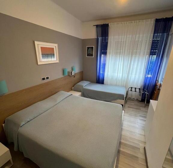 バルコニー付きスタンダードトリプルルーム, Albergo La Marinella