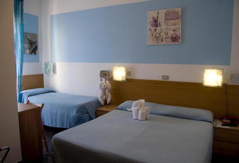 バルコニー付きスタンダードトリプルルーム, Albergo La Marinella