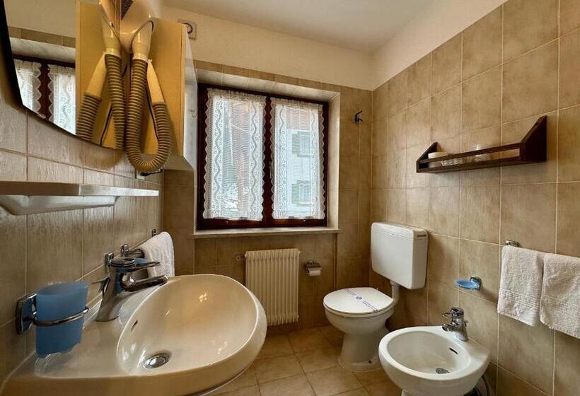 Четырехместный Номер Стандарт с Балконом, B&b Cèsa Planber Mountain View Ski In Ski Out