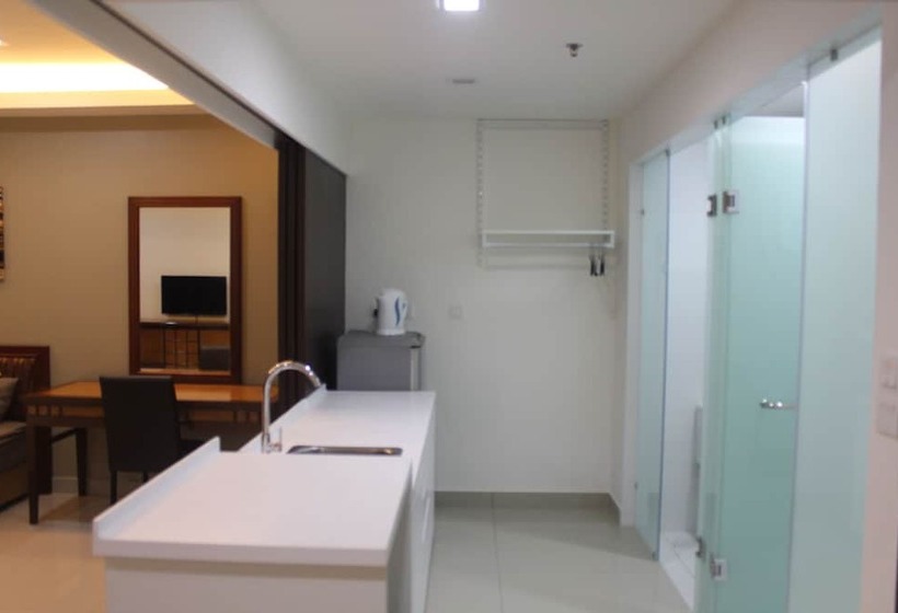 استودیوی لوکس, De Houz   Trefoil Setia Alam Home Stay