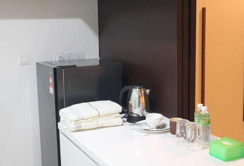 استودیوی لوکس, De Houz   Trefoil Setia Alam Home Stay