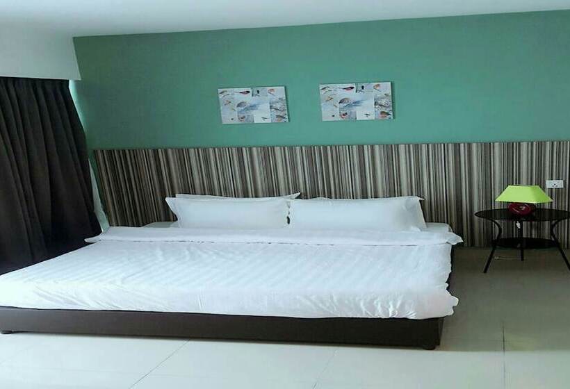 سوئیت خانواده 2 خوابه, De Houz   Trefoil Setia Alam Home Stay