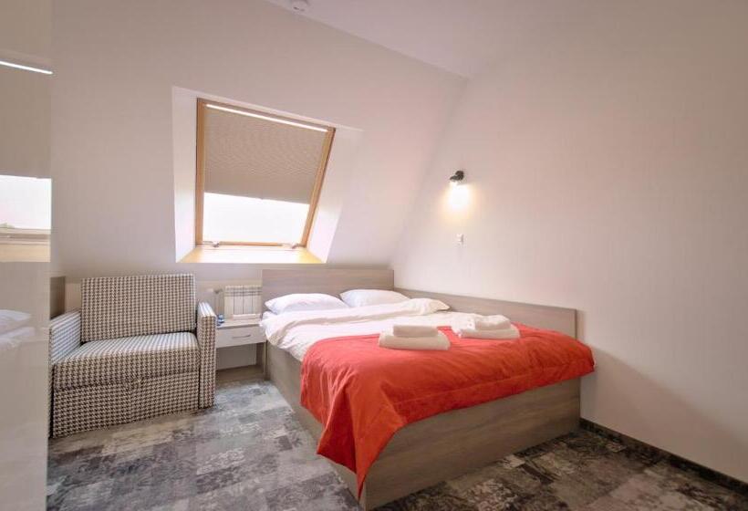 Habitación Estándar, Sezam