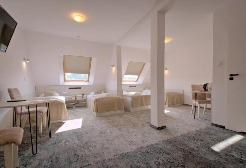 Habitación Cuádruple Estándar, Sezam