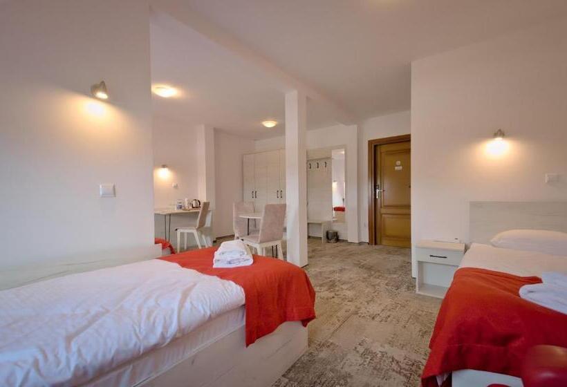 Habitación Cuádruple Estándar, Sezam