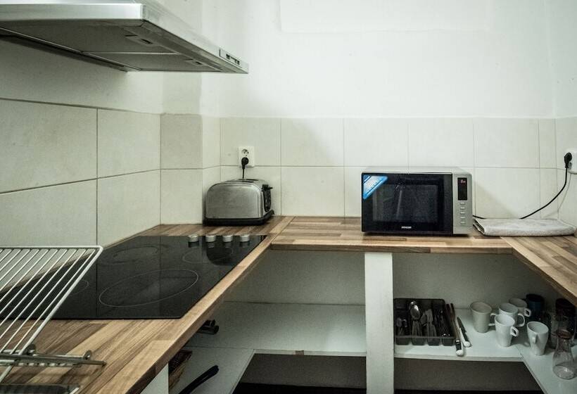تختخواب در اتاق مشترک, Charles Bridge Hostel & Apartments