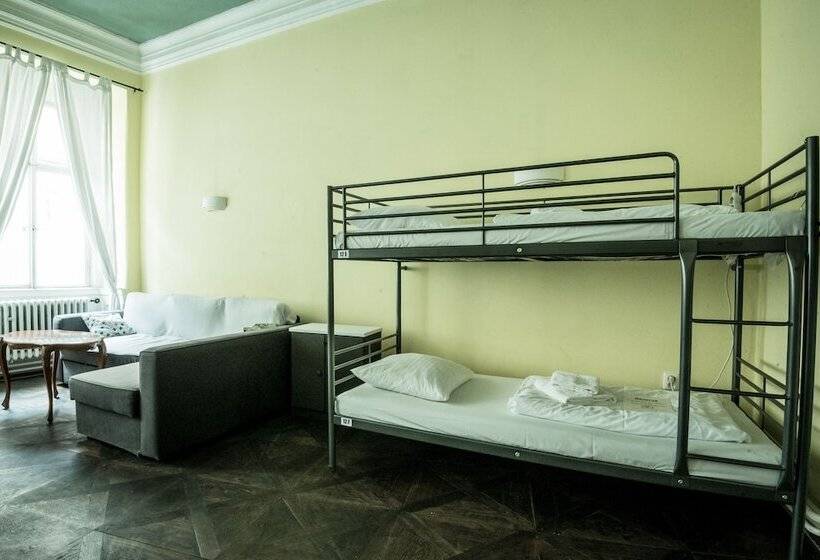تختخواب در اتاق مشترک, Charles Bridge Hostel & Apartments