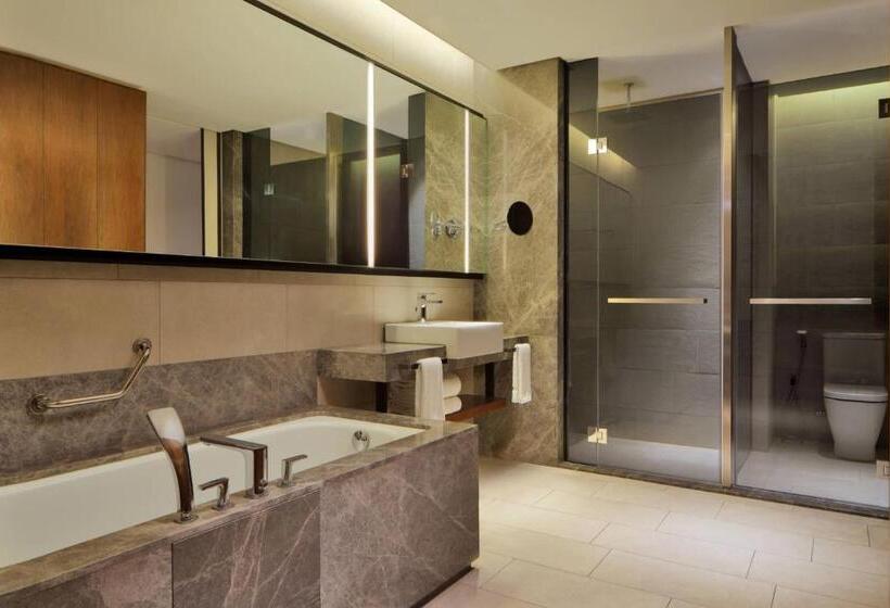 Номер Deluxe Кровать Кинг, Le Meridien Petaling Jaya