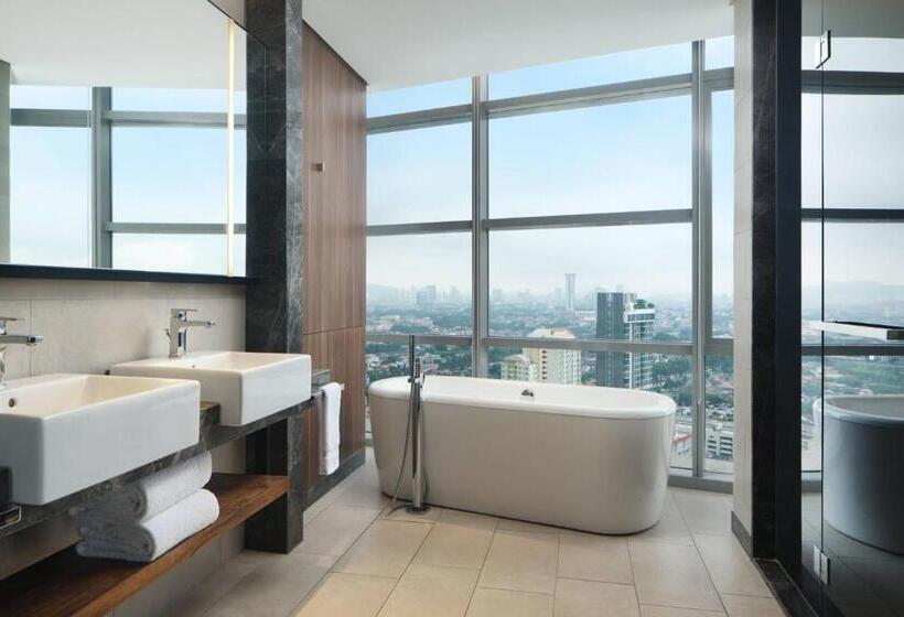 Люкс Клуб, Le Meridien Petaling Jaya