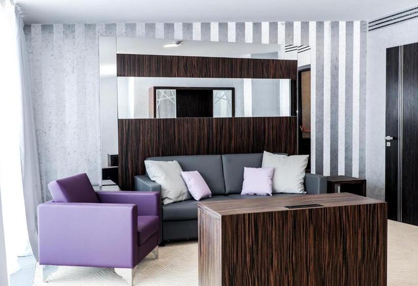 سوییت اجرایی, Myo Hotel Wenceslas
