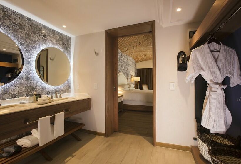 סוויטת ג'וניור מיטת קינג, The Hacienda At Krystal Grand Puerto Vallarta