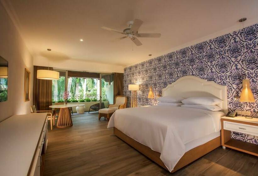 סוויטת ג'וניור עם טרסה, The Hacienda At Krystal Grand Puerto Vallarta