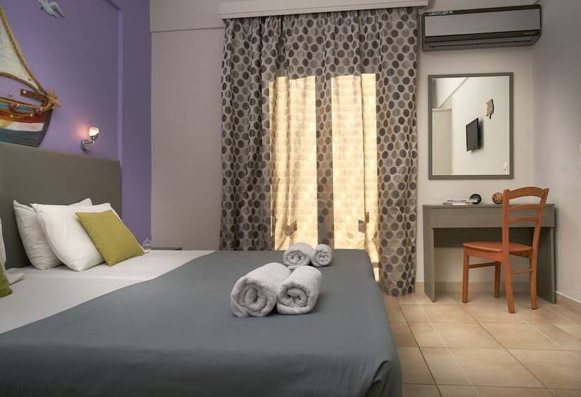اتاق استاندارد سه نفره, Elena S Studios
