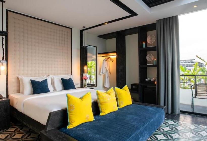 Люкс с Балконом, Monthara Angkor Residence