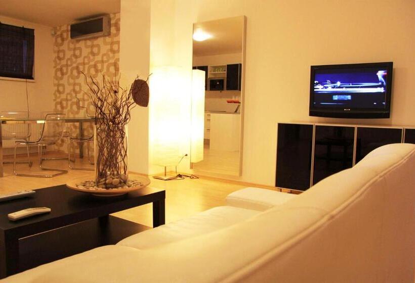 Апартаменты 1 Спальня, Villa Green