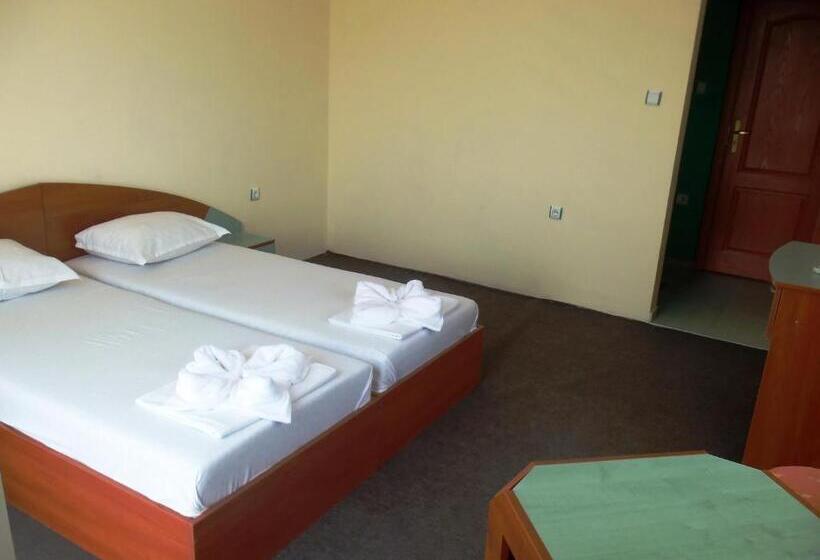 غرفة عائلية مطلّة علي البحر, Arkadia Guest House