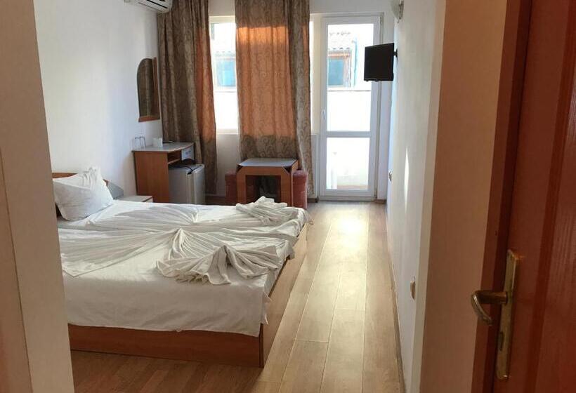 غرفة قياسية مزوَّدة بشُرفة, Arkadia Guest House