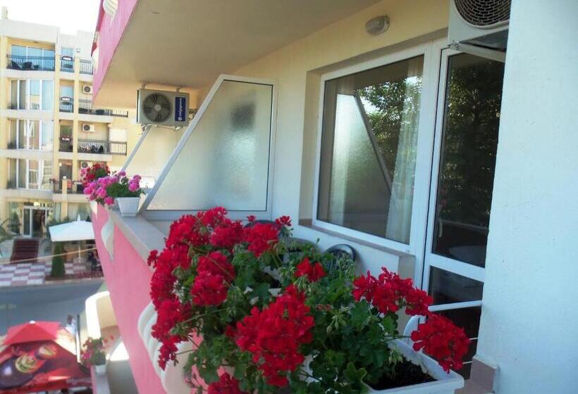 غرفة ديلوكس مزودة بشرفة, Arkadia Guest House