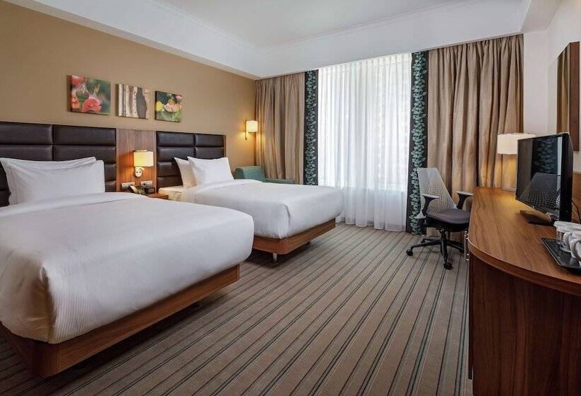 اتاق استاندارد با چشم‌انداز دریا, Hilton Garden Inn Novorossiysk