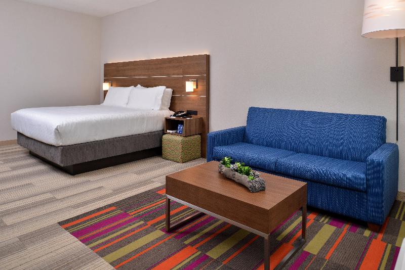 带大床的套房, Holiday Inn Express Melbourne West, An Ihg