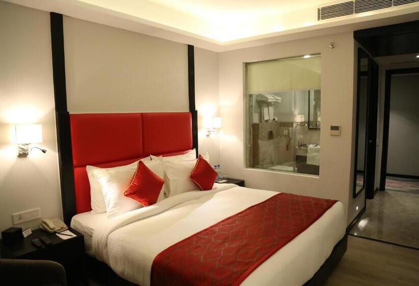اتاق لوکس با تخت دو نفره بزرگ, Ramada Encore Jalandhar