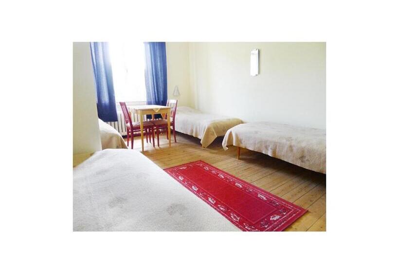 Номер Стандарт Четырехместный Совместный Санузел, Utbygårdens Hostel