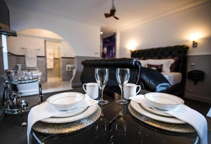 Люкс Кровать Кинг, Josephines Luxury Accommodation
