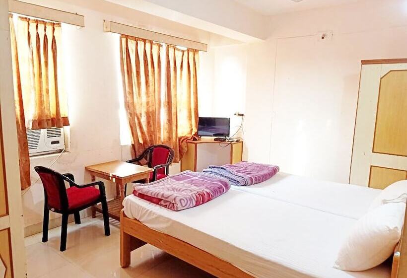 Номер Deluxe, Rajdhani Plaza