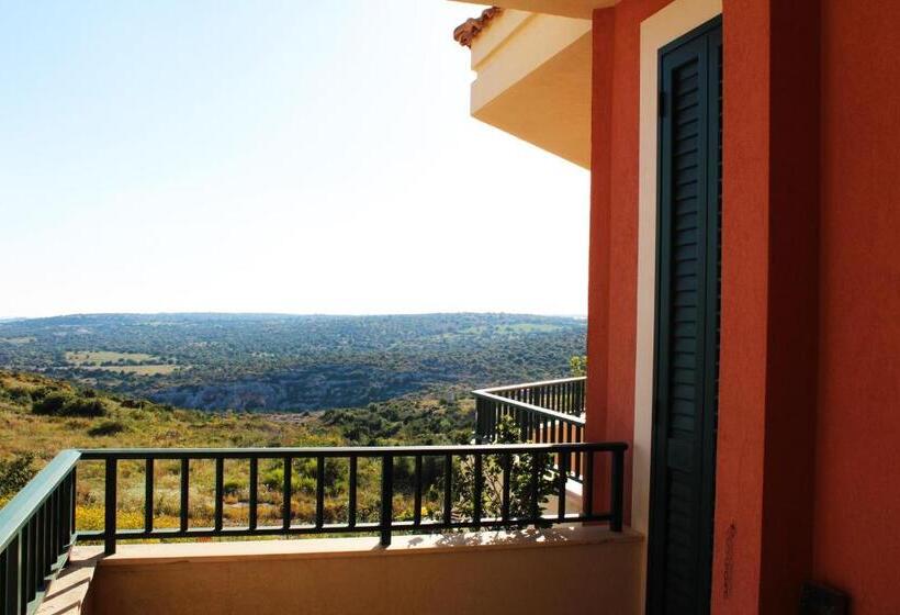 اتاق لوکس با وان آب گرم, Villa Orchidea