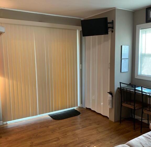 Студия Стандарт, Woody S Rv Resort Llc