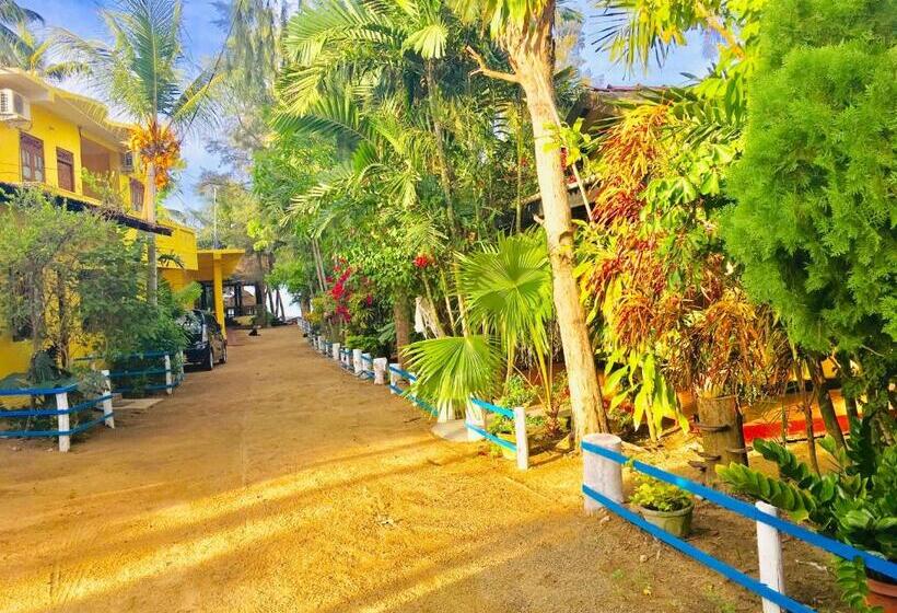 اتاق لوکس, Shashini Beach Resort