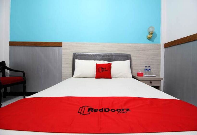 Номер Economy, Reddoorz Plus Syariah Near Lempuyangan Station 3