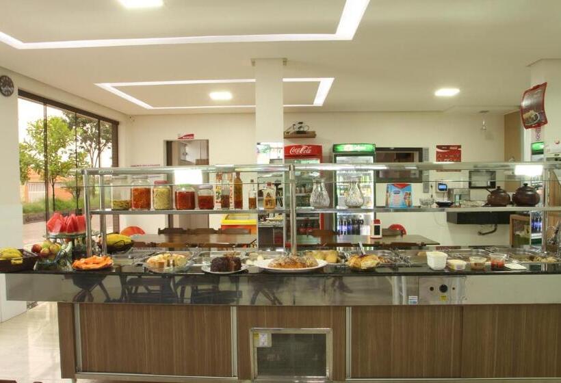 디럭스 트리플 룸, Paulo Hotel & Restaurante