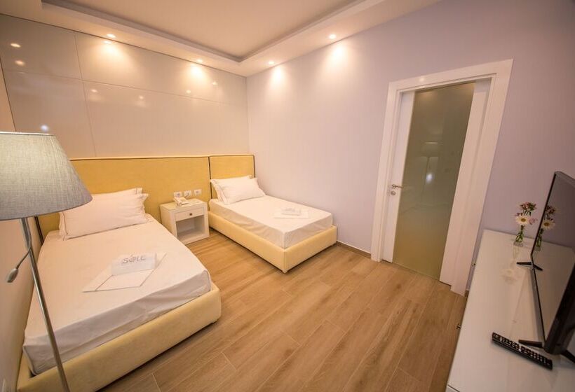 Family Suite, Sole Luna
