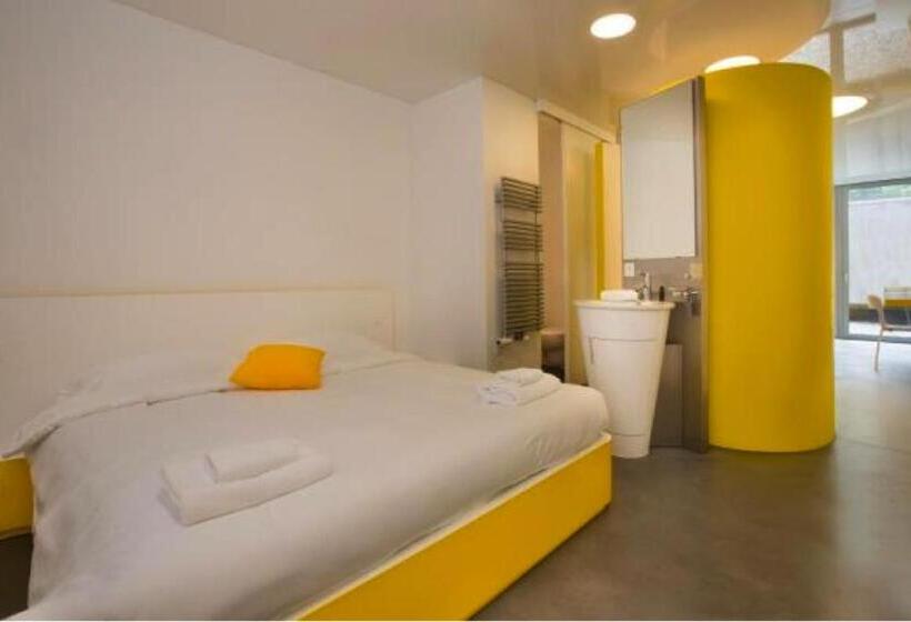 Четырехместный Номер Стандарт, Chromotel Self Check In