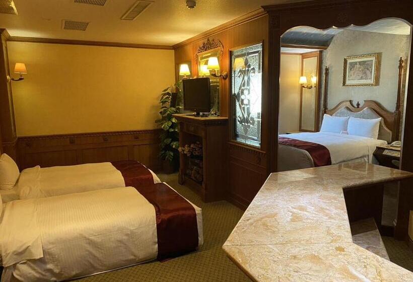 اتاق لوکس چهار تخته, I Live Motel
