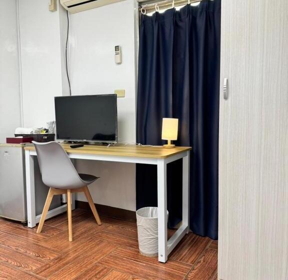 اتاق استاندارد با سرویس بهداشتی مشترک, I Live Motel