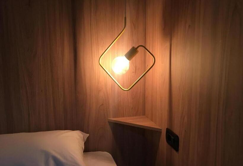 اتاق استاندارد با بالکن, Nordic Hostel N Box