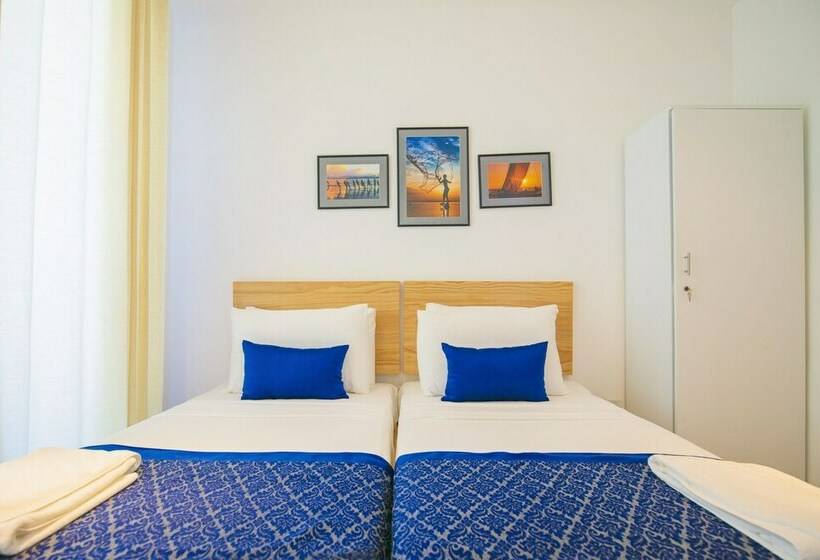 سوئیت سوپریور 3 خوابه, Oceanfront Condominiums  Nilaveli