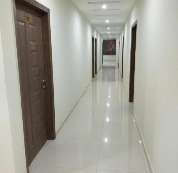 اتاق استاندارد, Kumail S Continental