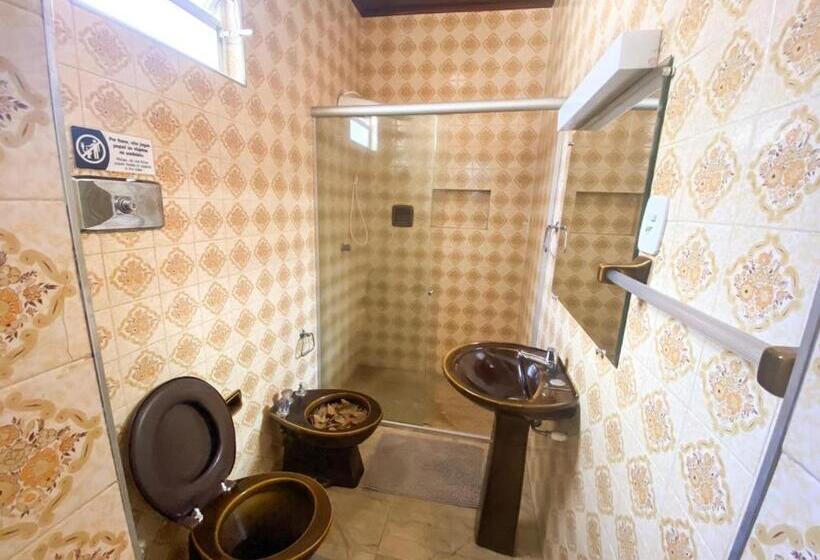 اتاق خانوادگی, ôvibe Party Hostel