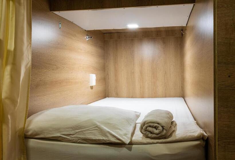 공동 객실, Hostel The Pod 33