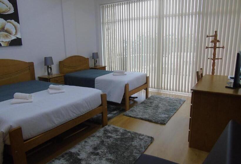Номер Стандарт Трехместный, Marficas Hostel