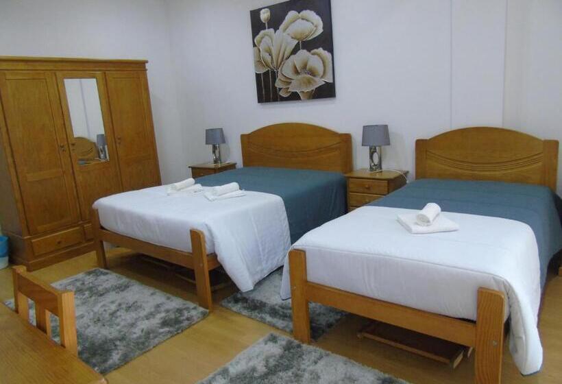 스탠다드 트리플 룸, Marficas Hostel