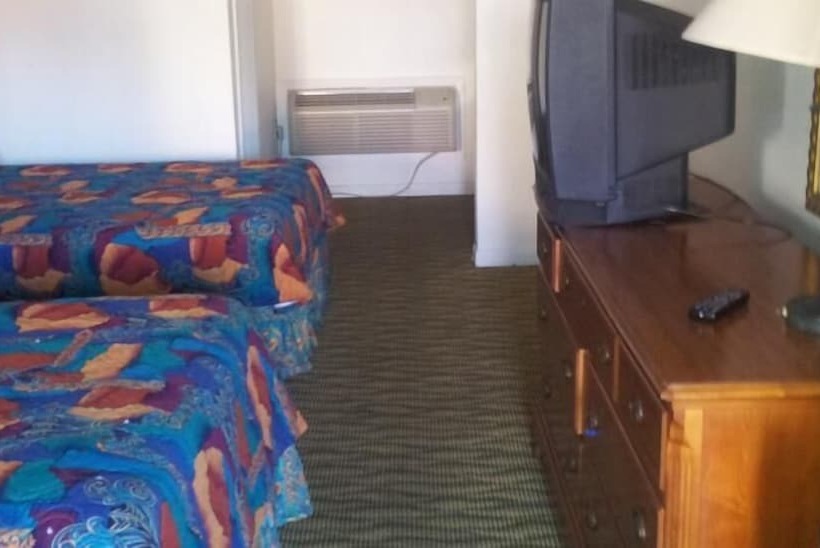 Номер Стандарт 2 Двуспальные Кровати, Deluxe Inn