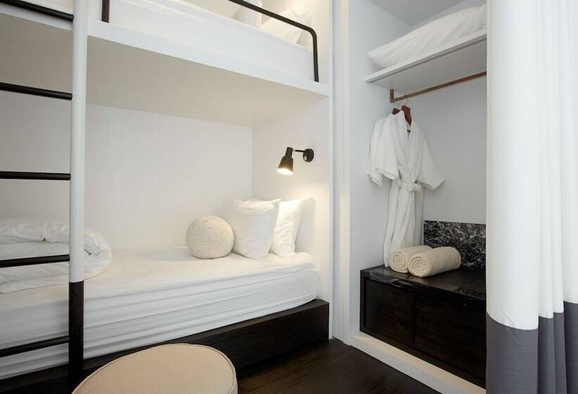 سوییت خانوادگی, Veranda Pool Suite