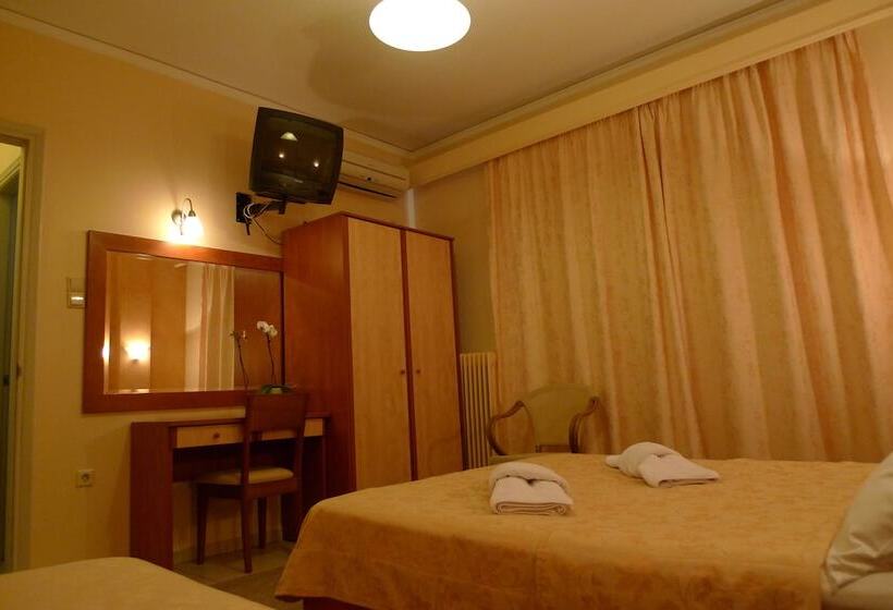 Трехместный Номер Стандарт Боковой Вид на Море, Ikaros Hotel Elliniko